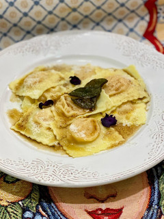 Foto di Tortelli di zucca e amaretti alla mantovana