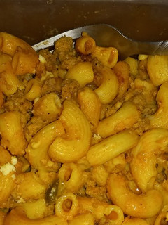 Una foto de Cremosos coditos con carne molida
