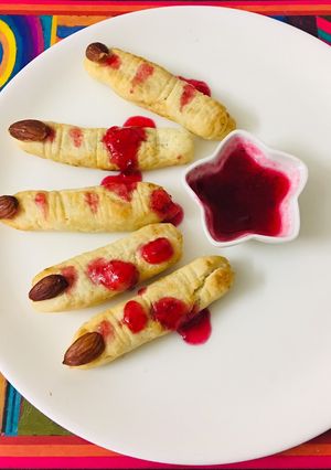 A picture of Witches Fingers.