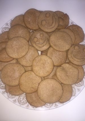 Foto principal de Galletas de mantequilla y canela sonrientes