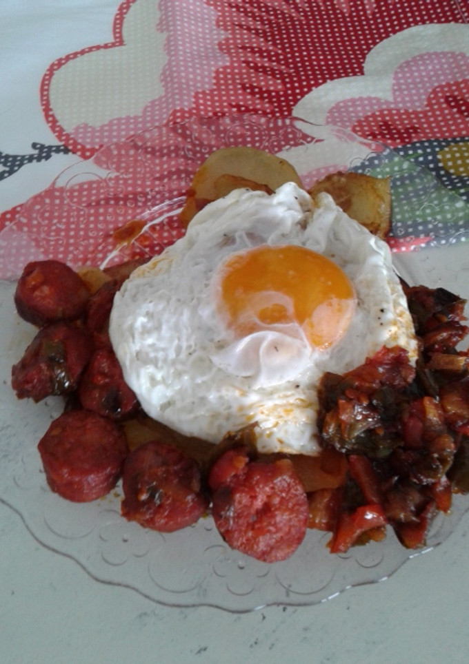 Una foto de Huevos a la riojana