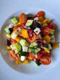 Ensalada griega, o casi