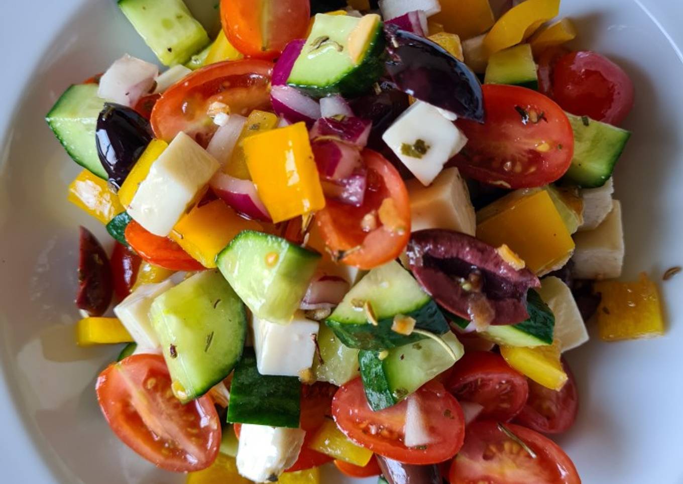 Ensalada griega, o casi