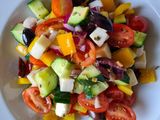 Ensalada griega, o casi
