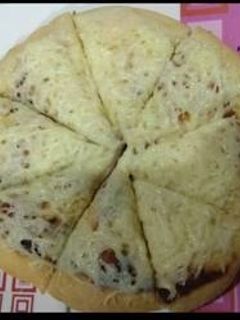 मार्गरीटा पिज़्ज़ा (Margarita pizza recipe in hindi) रेसिपी मुख्य फोटो