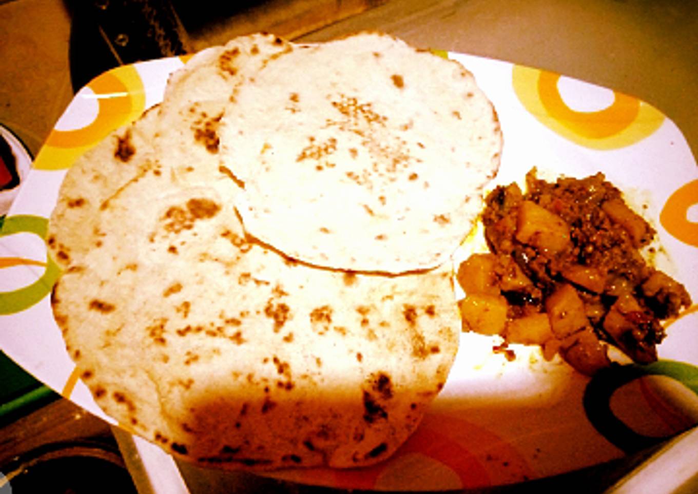 Naan bread with potatoe nd minced meat sauce