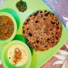 A picture of Methi ke paratha.