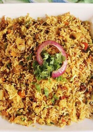 A picture of Mixed Veg Biryani.