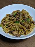 Noodles com shimeji