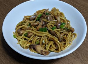 Foto de Noodles com shimeji