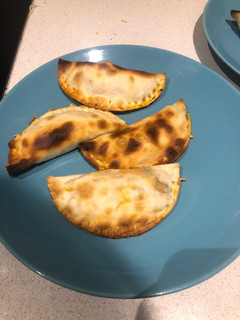 Una foto de Empanadillas de pollo y champiñones al curry