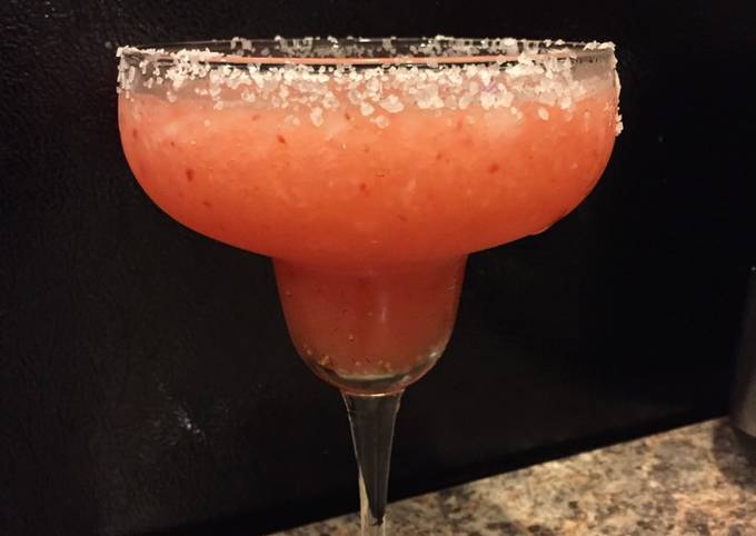 How to Make Authentic Perfect Strawberry Margarita for Lunch Food