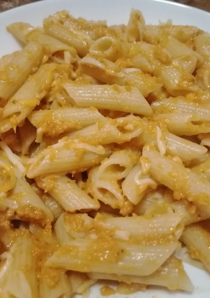Una foto de Penne rigate con salsa de berenjena