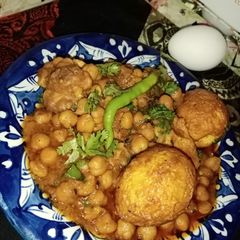 Egg chicken chickpeas curry A picture of Egg chicken chickpeas curry.