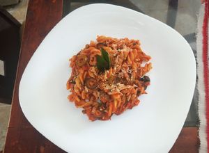 Una foto de Pasta a la puttanesca riquísima