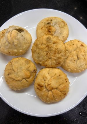 A picture of Green peas kachori.