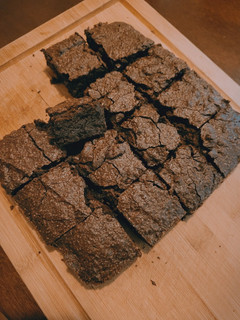 Una foto de Brownie sin mantequilla/ fudge brownie