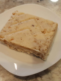 Una foto de Turrón de nata y nueces
