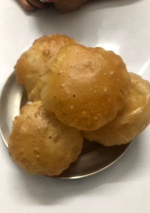 A picture of Aata poori.
