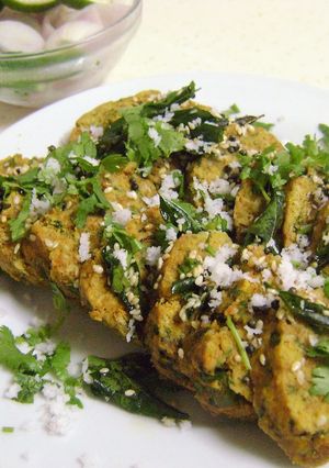 A picture of Palak Muthia.