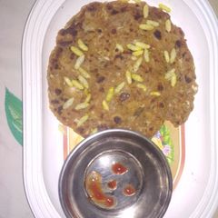 A picture of Aalu and cauliflower paratha.
