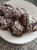 Galletas craqueladas veganas de chocolate