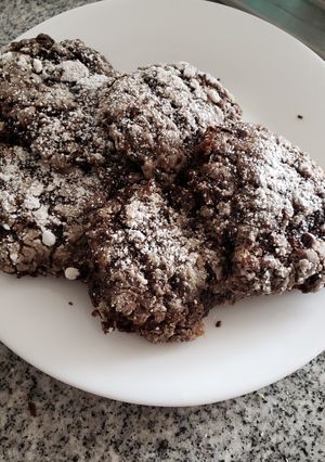 Una foto de Galletas craqueladas veganas de chocolate