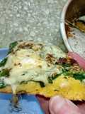 Pizza chica de espinacas crudas c/base de maíz