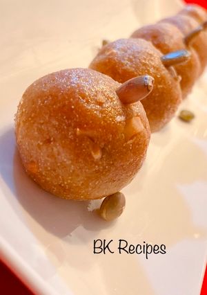 A picture of Foxtail Ladoo/ Thinai Ladoo.