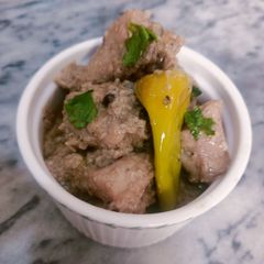 Black pepper chicken handi A picture of Black pepper chicken handi.