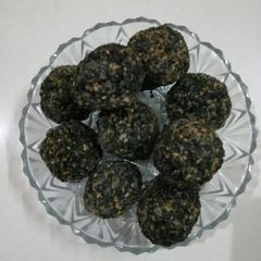 A picture of Black Sesame seed ladoo.