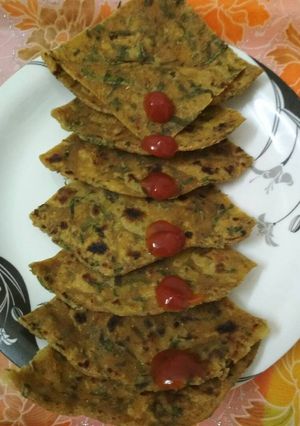 A picture of Palak paratha.