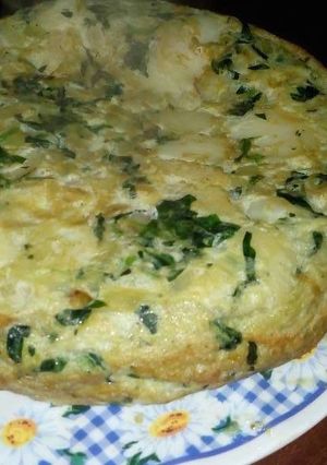 Una foto de Tortilla de papas y espinacas