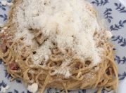 Una foto de spaghetti al roquefort