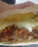 Pan de Pita relleno con "carne de coliflor" piña dulce y queso!!! 🍘🍍🧀🍘