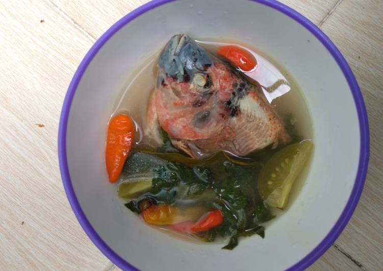 Bagaimana Menyiapkan Sup ikan nila daun kemangi, Enak Banget