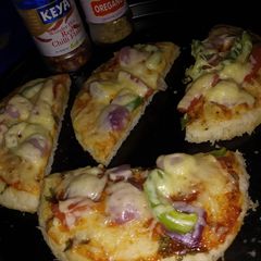A picture of Kulcha pizza.