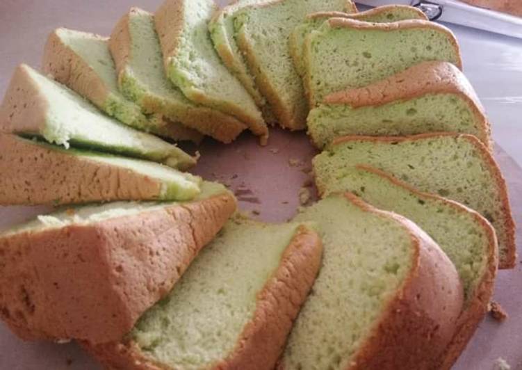 Pandan Chiffon Cake