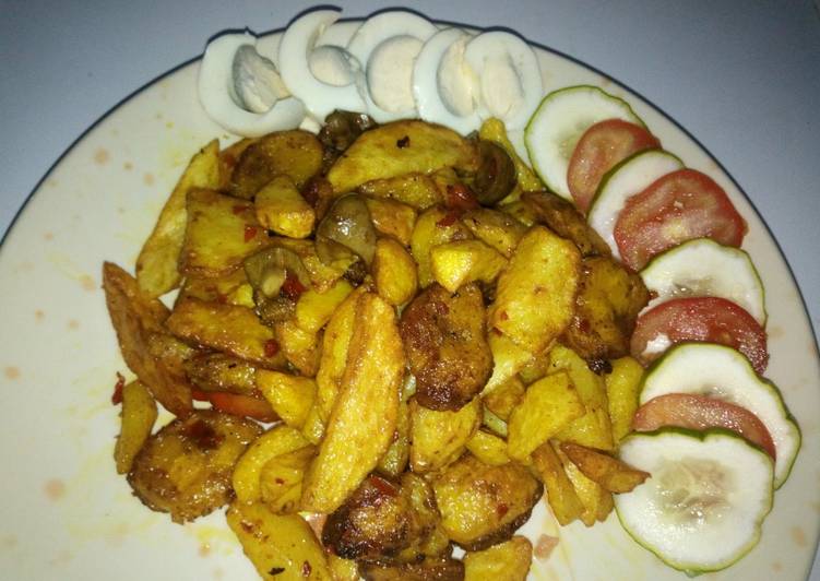 Steps to Prepare Any-night-of-the-week Fried chips and plantain in kidney sauce