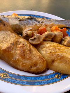 Una foto de Lubina al horno
