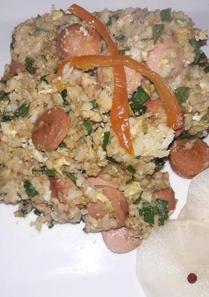 Una foto de Arroz Chaufa con Salchichas (Hot Dog) a lo Carmelita
