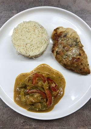 Une photo de Poulet basquaise