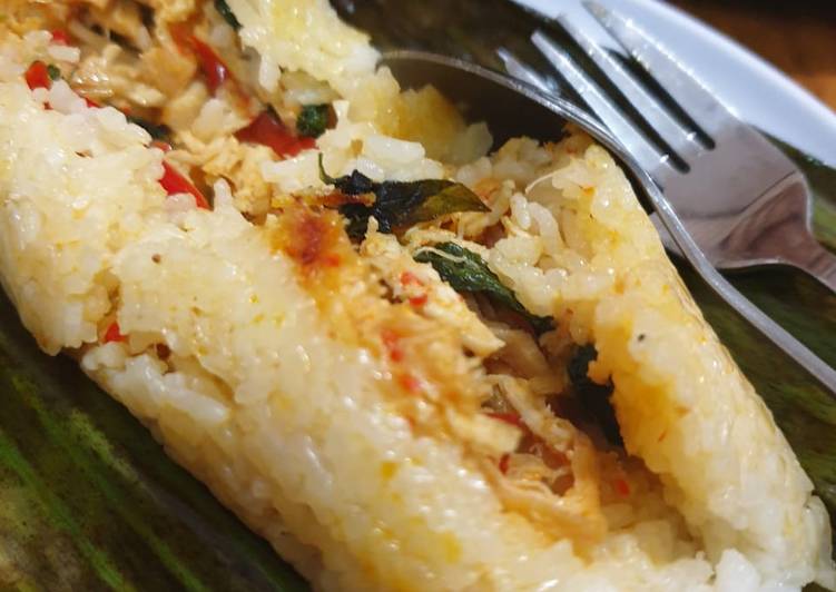Cara Termudah Menyiapkan Nasi Bakar Ayam Suwir Kemangi (Recook) Super Lezat