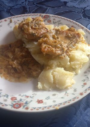 Una foto de Pollo con salsa