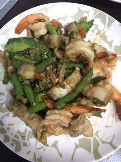 รูปของ หมูกุ้งผัดกะปิพริกสดถั่วฝักยาว