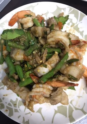 รูปของ หมูกุ้งผัดกะปิพริกสดถั่วฝักยาว