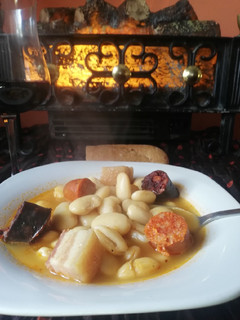 Una foto de Fabada Asturiana