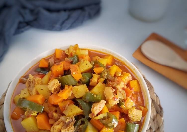 Langkah Mudah untuk Menyiapkan Indian Vegetable Curry, Enak