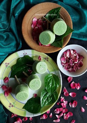 A picture of Paan kulfi / betel leaf kulfi.