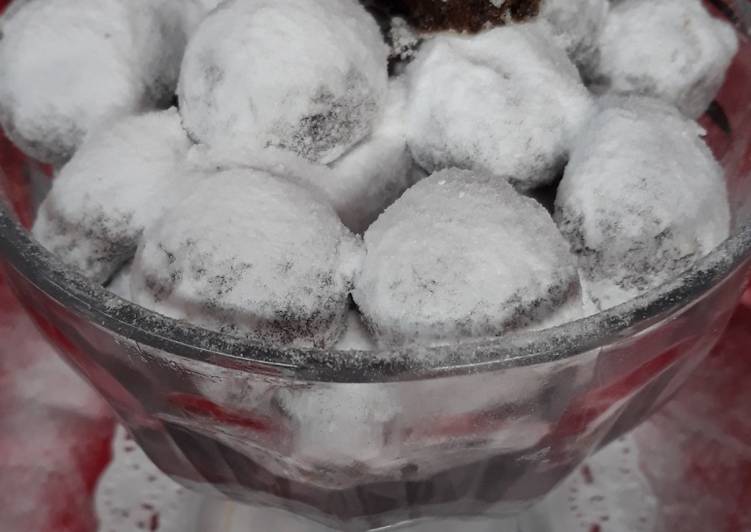 Black Snow White Cookies